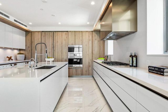 495 E Royal Palm Road 601, Boca Raton, FL 33432