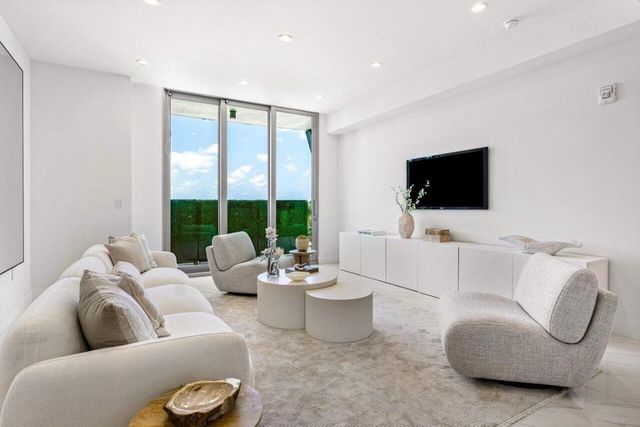 495 E Royal Palm Road 601, Boca Raton, FL 33432