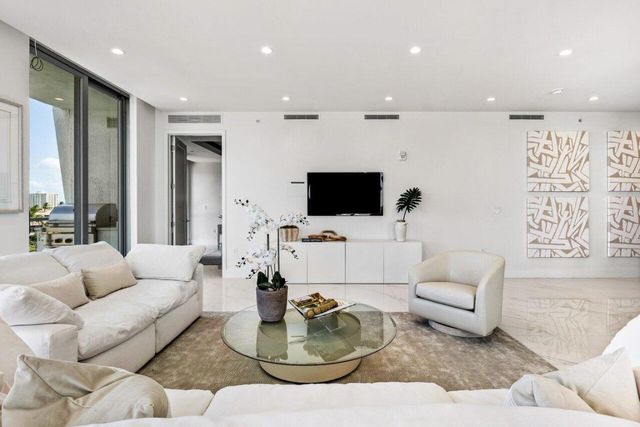 495 E Royal Palm Road 601, Boca Raton, FL 33432