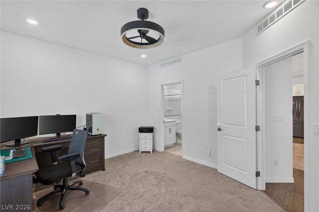 6525 Twin Brooks Avenue, Las Vegas, NV 89139