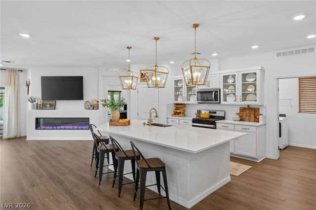 6525 Twin Brooks Avenue, Las Vegas, NV 89139