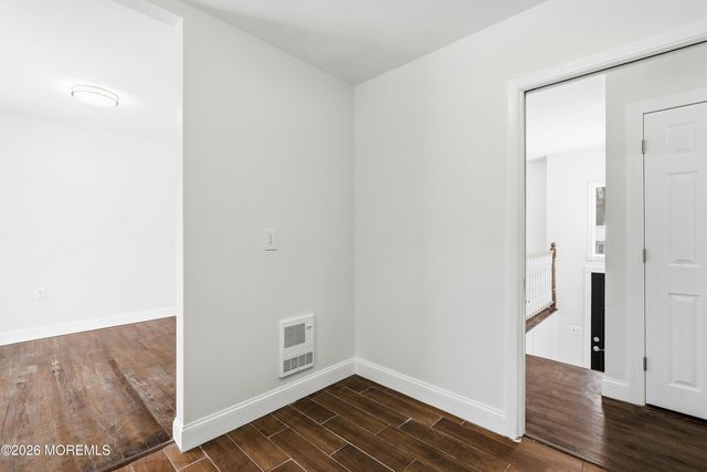 16 Crest Road, Jackson, NJ 08527