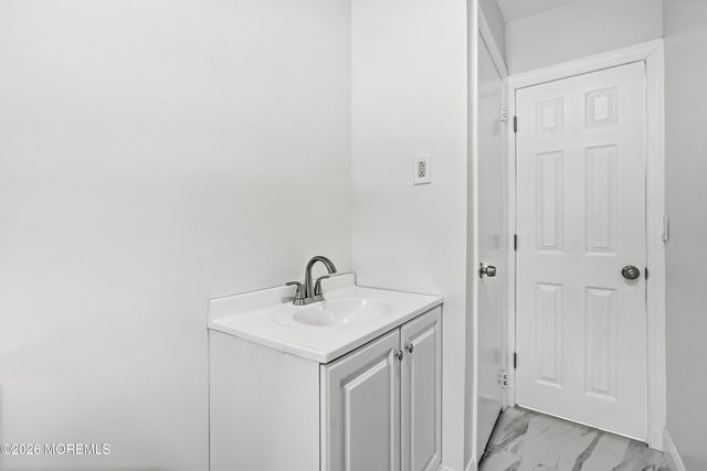 16 Crest Road, Jackson, NJ 08527