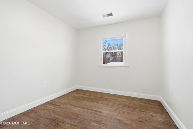 16 Crest Road, Jackson, NJ 08527