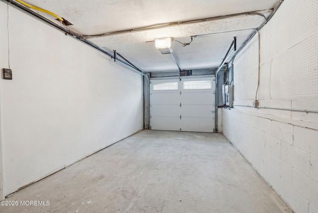 16 Crest Road, Jackson, NJ 08527