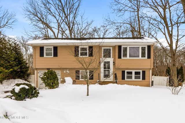 16 Crest Road, Jackson, NJ 08527