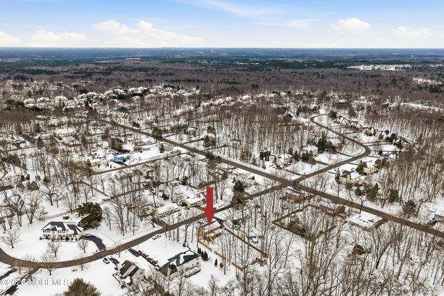 16 Crest Road, Jackson, NJ 08527