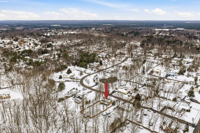 16 Crest Road, Jackson, NJ 08527