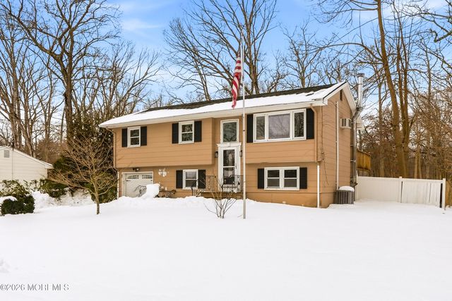 16 Crest Road, Jackson, NJ 08527
