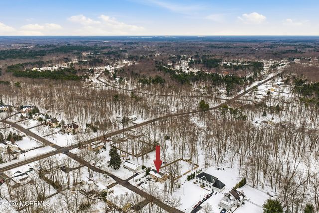 16 Crest Road, Jackson, NJ 08527