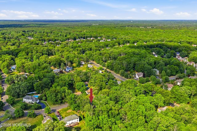 16 Crest Road, Jackson, NJ 08527