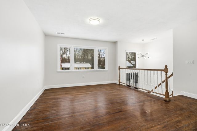 16 Crest Road, Jackson, NJ 08527