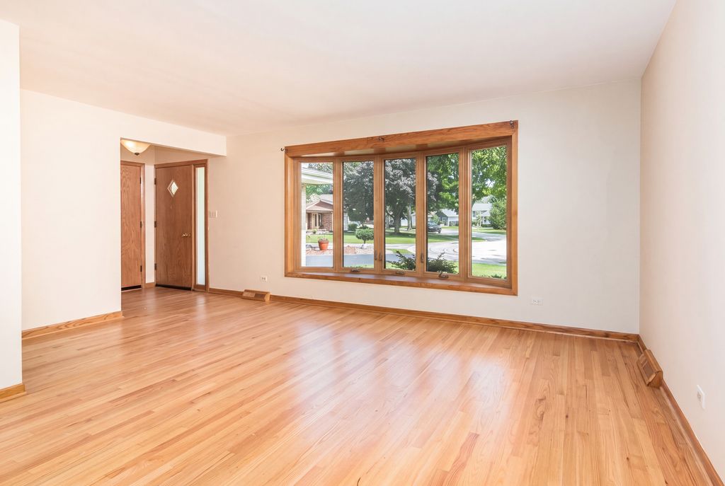 250 Shannon Court, Des Plaines, IL 60016 — photo 3