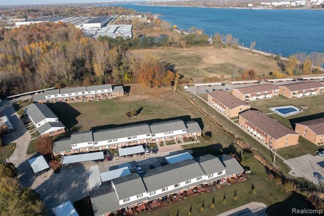 125 Cuttle Road 44, Marysville, MI 48040