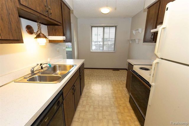 125 Cuttle Road 44, Marysville, MI 48040