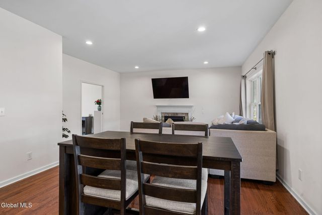 2 Birch Court, North Greenbush, NY 12180