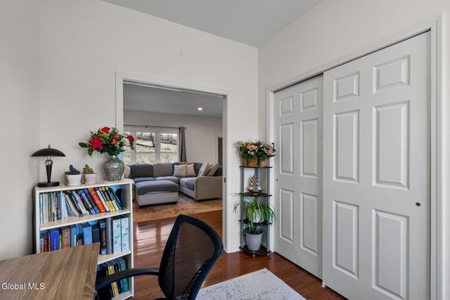 2 Birch Court, North Greenbush, NY 12180