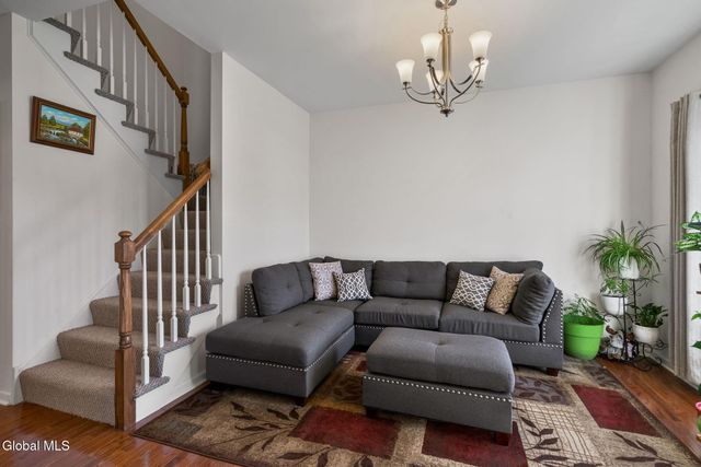 2 Birch Court, North Greenbush, NY 12180