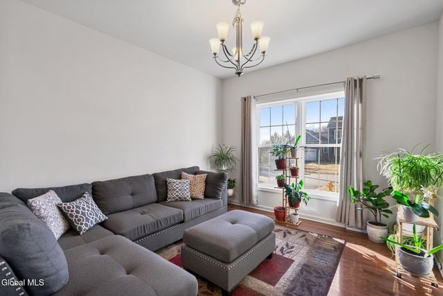 2 Birch Court, North Greenbush, NY 12180