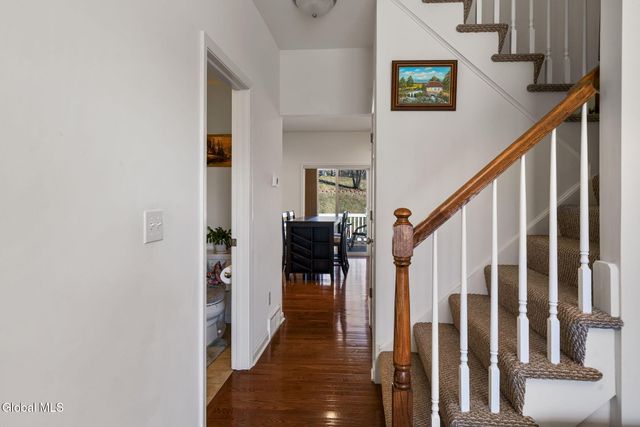 2 Birch Court, North Greenbush, NY 12180