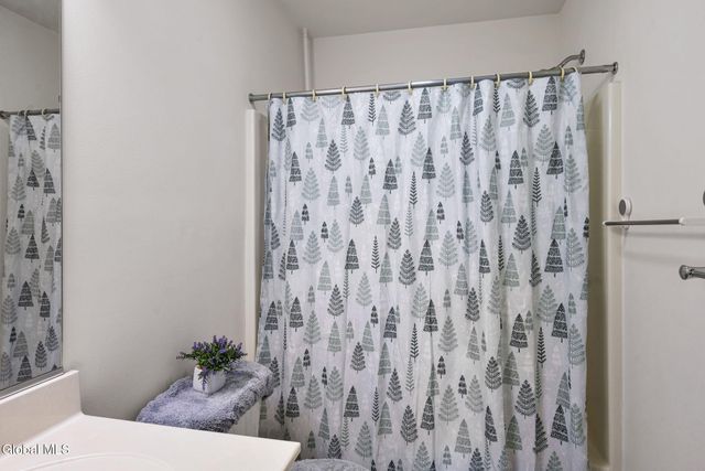 2 Birch Court, North Greenbush, NY 12180