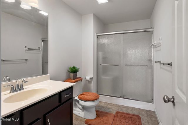 2 Birch Court, North Greenbush, NY 12180