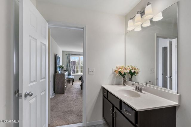 2 Birch Court, North Greenbush, NY 12180