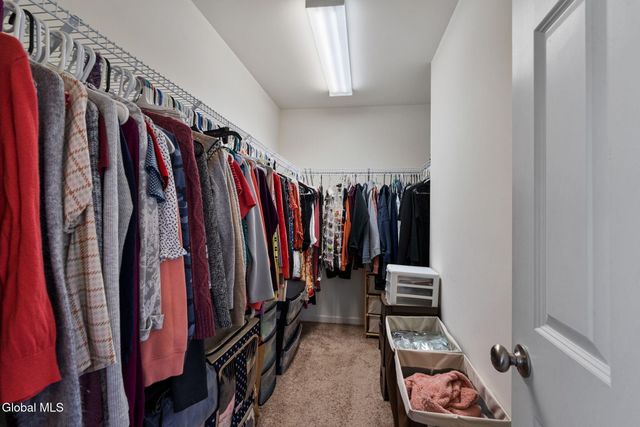 2 Birch Court, North Greenbush, NY 12180