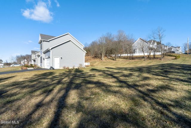 2 Birch Court, North Greenbush, NY 12180