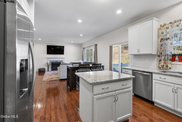 2 Birch Court, North Greenbush, NY 12180