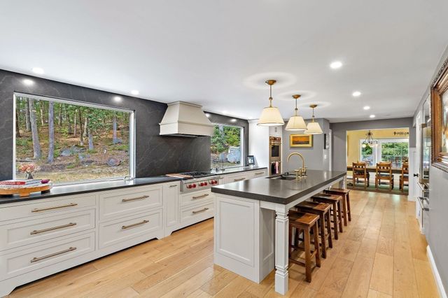 16 Wedgewood Rd, Stow, MA 01775