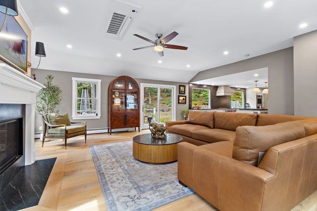 16 Wedgewood Rd, Stow, MA 01775