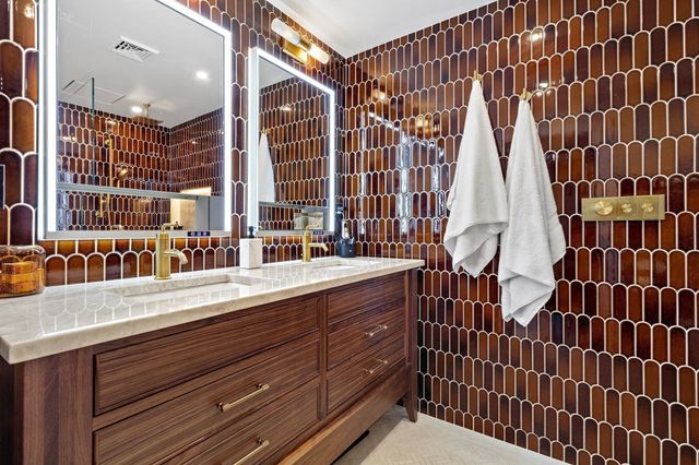 16 Wedgewood Rd, Stow, MA 01775