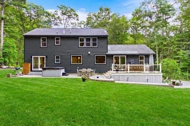 16 Wedgewood Rd, Stow, MA 01775