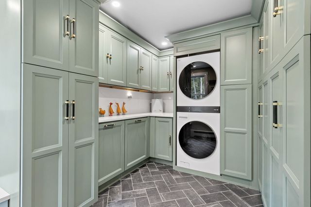 16 Wedgewood Rd, Stow, MA 01775