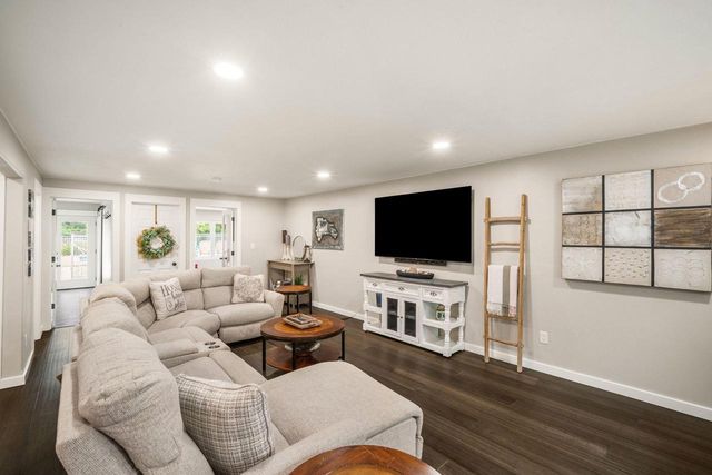 5393 S Allenwood LANE, Hales Corners, WI 53130