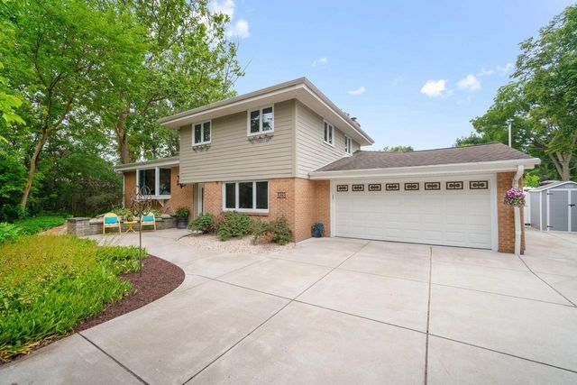 5393 S Allenwood LANE, Hales Corners, WI 53130