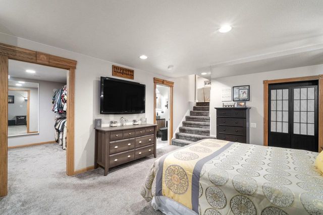 5393 S Allenwood LANE, Hales Corners, WI 53130