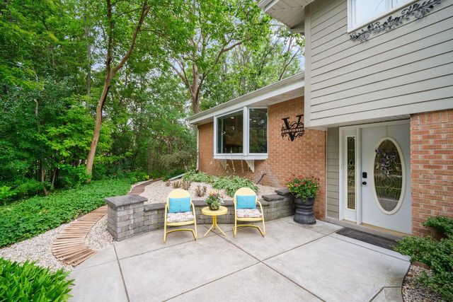 5393 S Allenwood LANE, Hales Corners, WI 53130