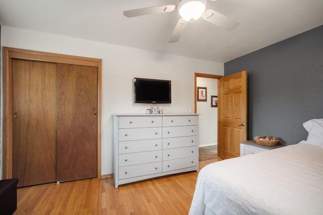 5393 S Allenwood LANE, Hales Corners, WI 53130