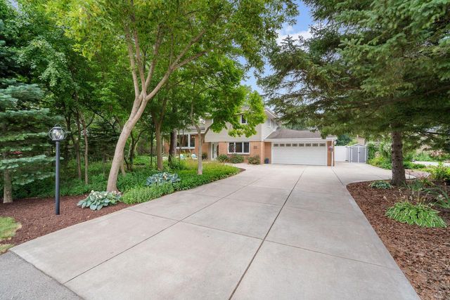 5393 S Allenwood LANE, Hales Corners, WI 53130
