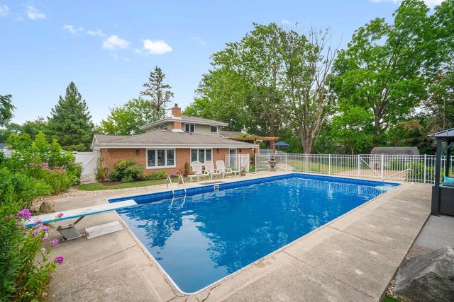 5393 S Allenwood LANE, Hales Corners, WI 53130