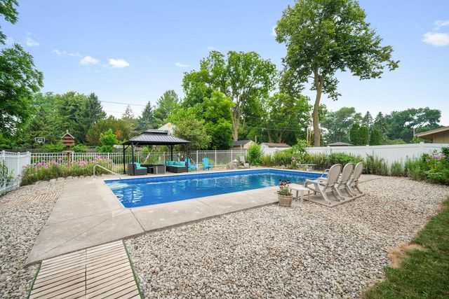 5393 S Allenwood LANE, Hales Corners, WI 53130