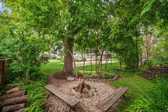 5393 S Allenwood LANE, Hales Corners, WI 53130