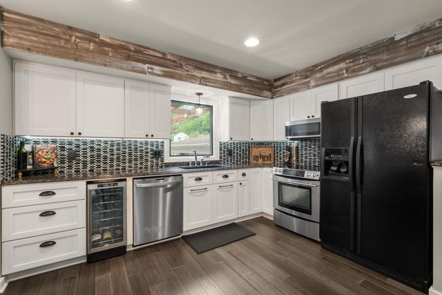 5393 S Allenwood LANE, Hales Corners, WI 53130