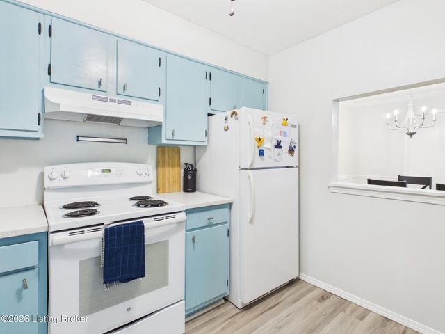 8127 Lake Ave APT A8, Louisville, KY 40222