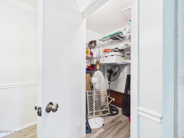 8127 Lake Ave APT A8, Louisville, KY 40222