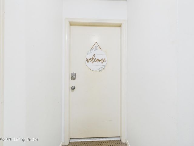 8127 Lake Ave APT A8, Louisville, KY 40222