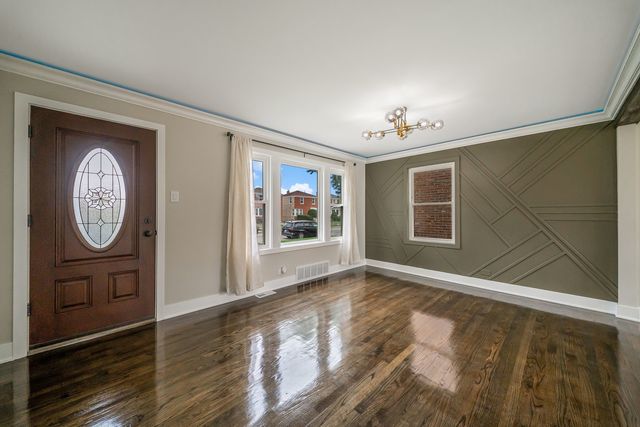 5229 S avers Avenue, Chicago, IL 60632