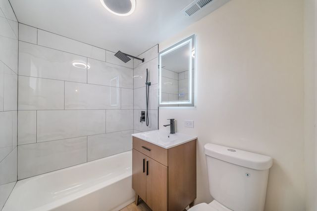 5229 S avers Avenue, Chicago, IL 60632